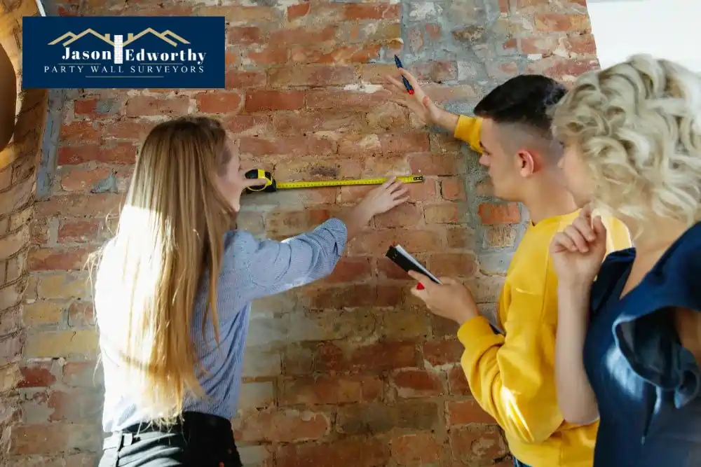 What are the responsibilities of a party wall surveyor Chichester?